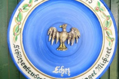 052